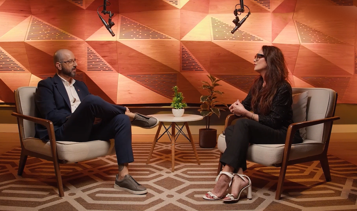 Luiza Brunet conversa sobre tecnologia e segurança das mulheres na estreia do EMICAST